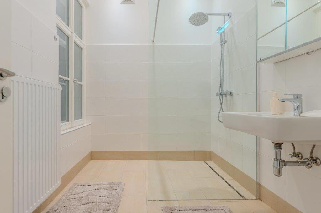 Deluxe Apartments Near The Center 多瑙河畔克雷姆斯 外观 照片